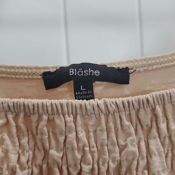 Blashe Tan Womans Ruffle Smocked Puff Sleeve Crop Top Size Large - Picture 2 of 5